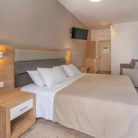 ホテル Karavados Beach Hotel 3*