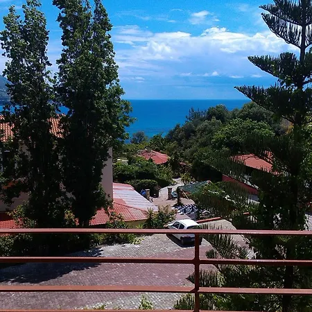 Karavados Beach Hotel ホテル 3*