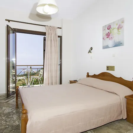 ホテル Karavados Beach Hotel