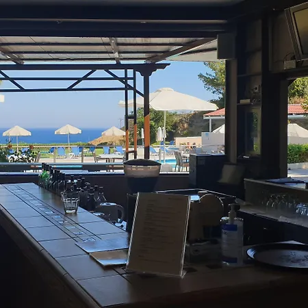 ホテル Karavados Beach Hotel