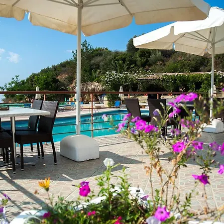 Karavados Beach Hotel ホテル 3*