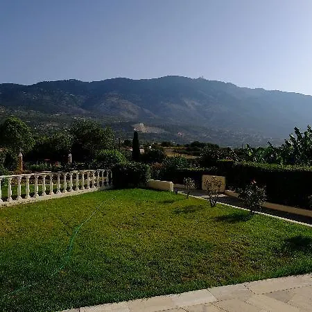 Ξενοδοχείο Karavados Beach Hotel