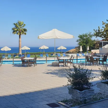 فندق Karavados Beach Hotel