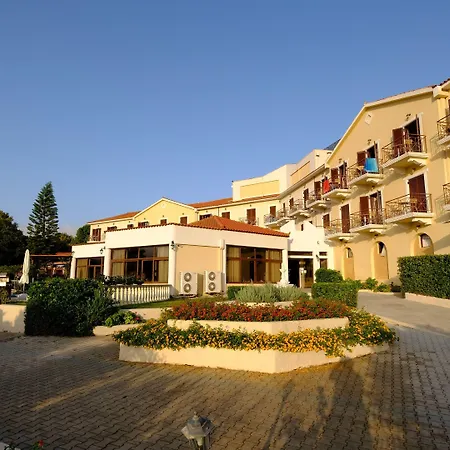 فندق Karavados Beach Hotel 3*