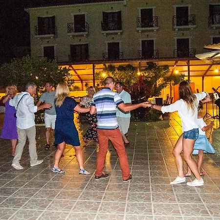 Ξενοδοχείο Karavados Beach Hotel Καραβάδος