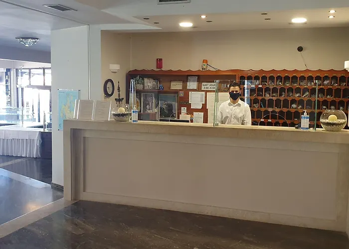 卡拉瓦德兹海滩酒店