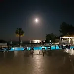 호텔 Karavados Beach Hotel