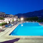 호텔 Karavados Beach Hotel 3*