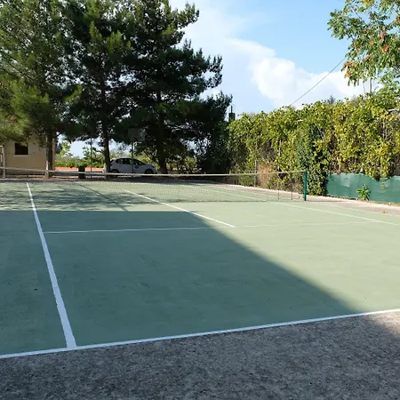 Karavados Beach Hotel فندق 3*